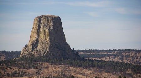 21-year-old climber dies after sustaining 'major injuries' in fall off Devil's Tower