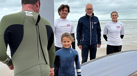 Allerlaatste droom van Oostende in vervulling: Céleste gaat golfsurfen met papa Brecht die deels verlamd raakte door hersenbloeding