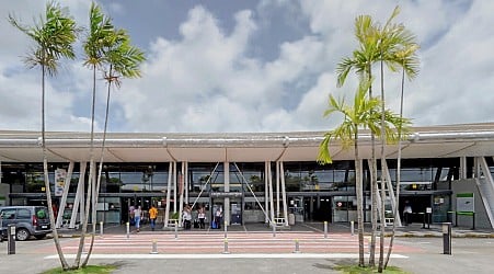 Nouvelles violences en Martinique : couvre-feu généralisé, l’aéroport fermé