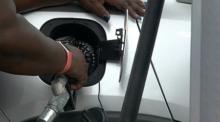 Gas prices in South Carolina see small decline; experts hope for continued trend