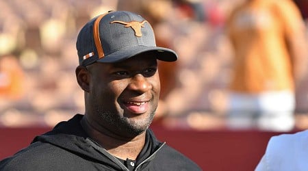 Vince Young Named to 2024 SEC Legends Class; Former Texas Star Played in Big 12