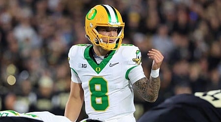 College football picks, predictions, odds: Oregon vs. Illinois, Texas vs. Vanderbilt among best bets in Week 9