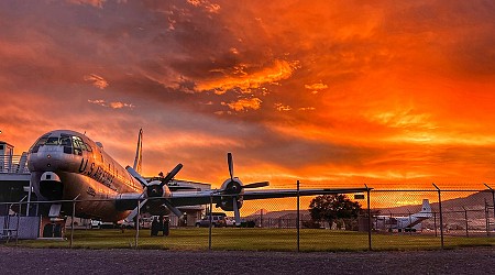 This small southern Oregon airport rents out the Oval Office