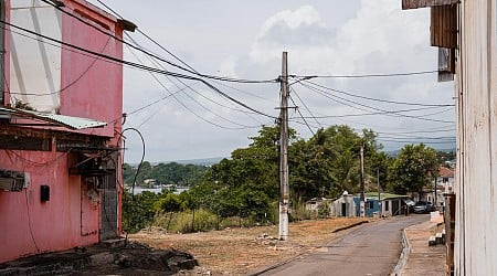 Guadeloupe : le couvre-feu pour les mineurs étendu après des violences urbaines