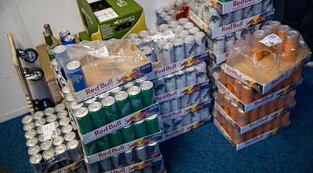 Guadeloupe : La douane saisit 24.000 bouteilles de faux Red Bull en provenance d’Haïti