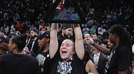 The New York Liberty defeat the Minnesota Lynx to win its first WNBA championship