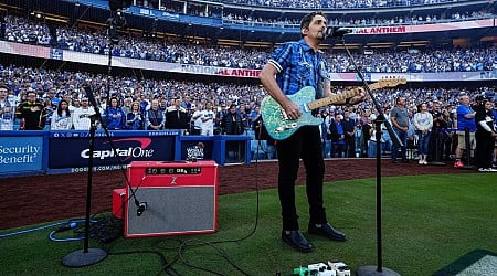 Brad Paisley Performs National Anthem at World Series Game 1