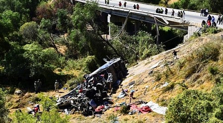 Bus crash in central Mexico kills 19 people