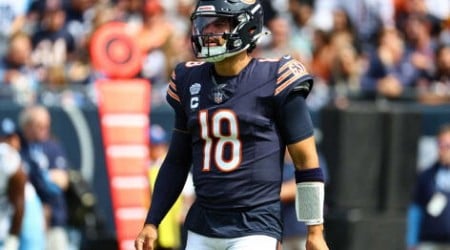 Bears’ $6.4M Star Breaks Silence for Jeopardizing Caleb Williams’ Playoff Hunt After Aiding Jayden Daniels’ Hail Mary