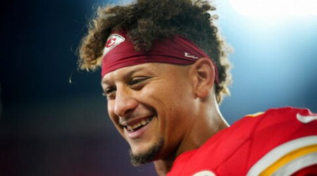 Chiefs Fans Special Message to Mom Randi After Patrick Mahomes Silences Raiders Trash Talk