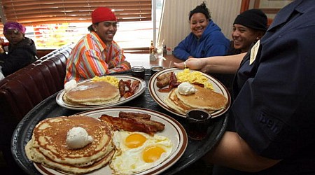 Iconic Breakfast Joint With 44 Illinois Spots To Close 150 Stores