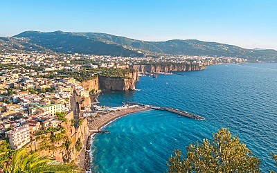 Mettre les voiles en Italie méridionale : Sorrente, l’histoire en héritage