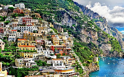 Mettre les voiles en Italie méridionale : Amalfi, un balcon sur la mer