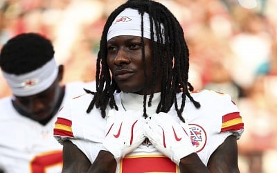 Chiefs' Hollywood Brown Indicates Return in Cryptic Social Media Post