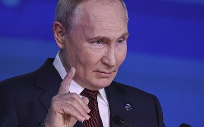 What’s Russia’s nuclear doctrine and how did Putin change it?