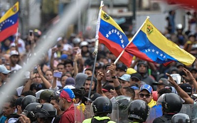 La Fiscalía de Venezuela asegura que fueron excarcelados los 225 detenidos cuyos casos fueron revisados; organizaciones tienen documentadas solo 107 liberaciones