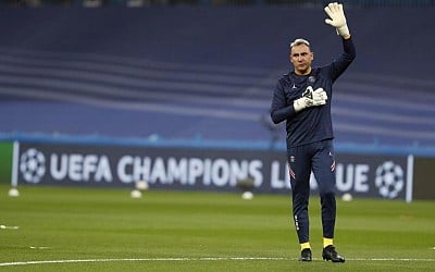 Keylor no se retira: quiere jugar hasta 2026