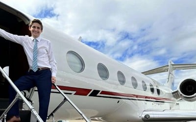 A college student who tracks Elon Musk and Mark Zuckerberg's private jets says his Threads accounts have been suspended