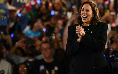 Kamala Harris' new lead in top Iowa poll could bode well for her in some key swing states