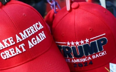 Guatemalan Lawmaker Shows Up to Congress in Red Trump Cap