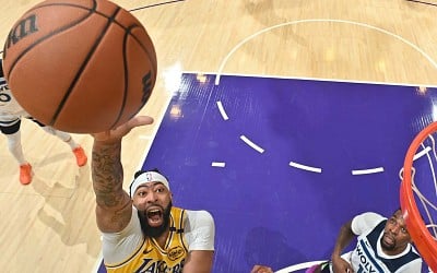 Anthony Davis Is Key to Lakers' NBA Title Hopes After Dominant Performance in Opener