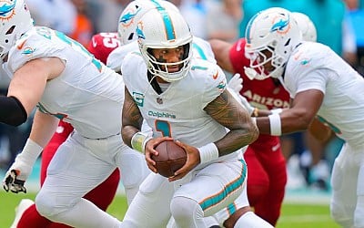 Tua praised for protecting self, but Fins fall short