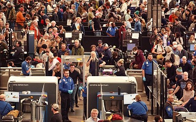 Thanksgiving Air Travel Set For Record High As Travel Finally Returns To Pre-Pandemic Levels