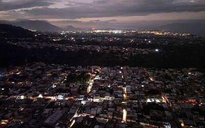 Gobierno de Ecuador vuelve a aumentar los cortes de luz a hasta 12 horas diarias