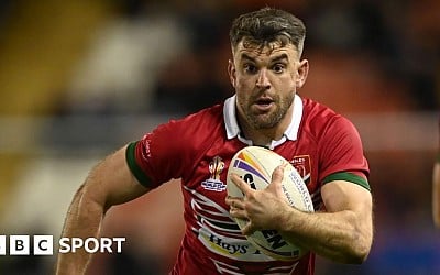 Wales unchanged for France play-off final showdown