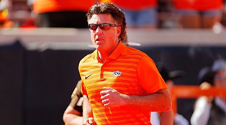 Cowpoke: Gundy injures eye after run-in on ranch