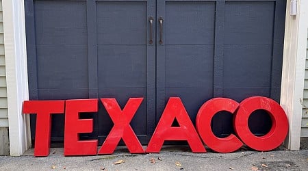 Texaco Sign at No Reserve