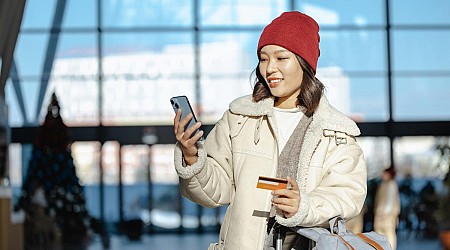 Traveling Is Stressful Enough. Here's How to Avoid Roaming Phone Charges