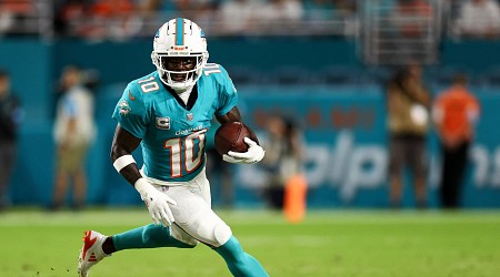 Video: Tyreek Hill Addresses Chiefs Trade Rumors, Says He's Committed to Dolphins