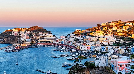 Mettre les voiles en Italie méridionale : Ponza, un secret bien gardé