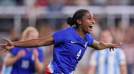 Naomi Girma Thrills Fans with 2 Goals as Lindsey Horan, USWNT Win vs. Argentina