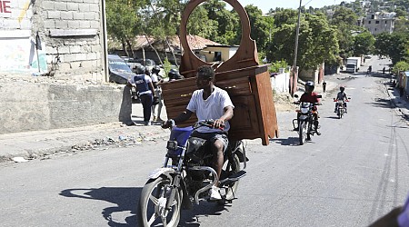 Gang coalition in Haiti spreads violence to Port-au-Prince neighborhood, setting fire to homes