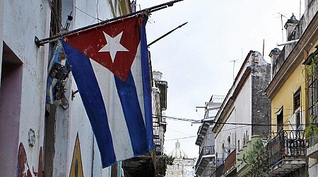 Cuba è in blackout totale da più di 24 ore: il sistema elettrico è collassato e L’Avana è allagata. In aumento i casi dengue, sono 17mila