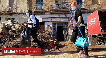 "Solo el pueblo salva al pueblo": el lema de rabia y resiliencia que se extiende en las zonas arrasadas de Valencia