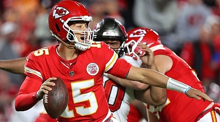 Chiefs survive OT, Mahomes injury scare to beat Bucs