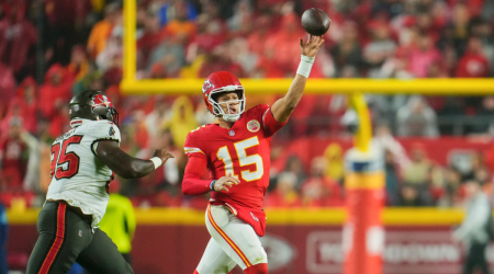 Chiefs remain perfect; CFP rankings predictions; NFL trade deadline preview