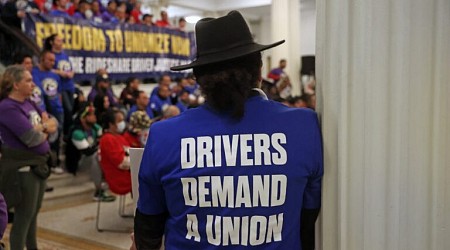 Mass. voters approve Question 3, allowing rideshare drivers to unionize