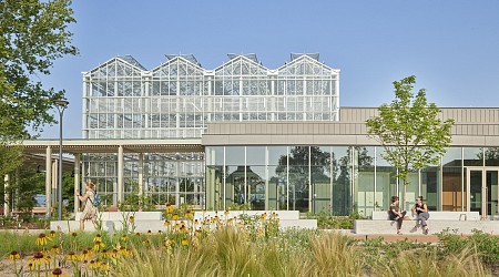 Jack C. Taylor Visitor Center at the Missouri Botanical Garden / Ayers Saint Gross