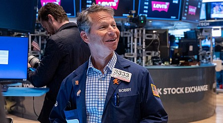 Stock market today: Tech rally leads stocks higher as oil prices plunge and earnings kick off