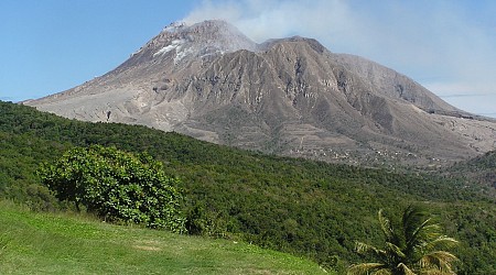  Vue imprenable dans les entrailles d'un volcan