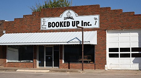 Larry McMurtry's iconic bookstore sold to nonprofit