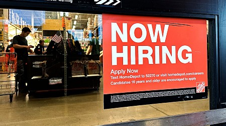 Slightly more Americans apply for unemployment benefits last week, but layoffs remain at low levels