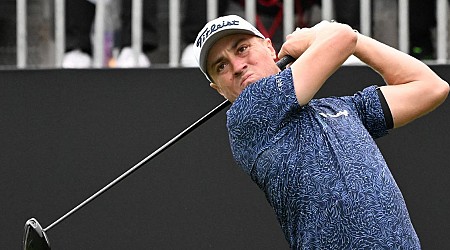 Justin Thomas caps stellar round with spectacular eagle; trails by 2 at ZOZO Championship