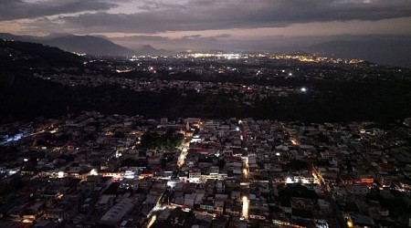 Gobierno de Ecuador vuelve a aumentar los cortes de luz a hasta 12 horas diarias