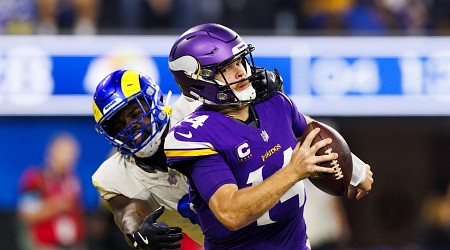 NFL Fans Rip Refs for Missed Facemask Penalty on Rams' Young as Darnold, Vikings Lose