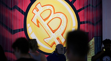 Price of bitcoin hits all-time high as Trump victory sinks in